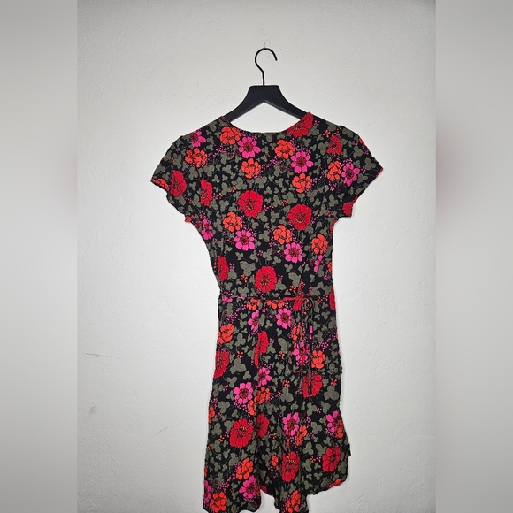 Rollas Cleo Rambling Floral Wrap Dress in Small NWT - Picture 2 of 7